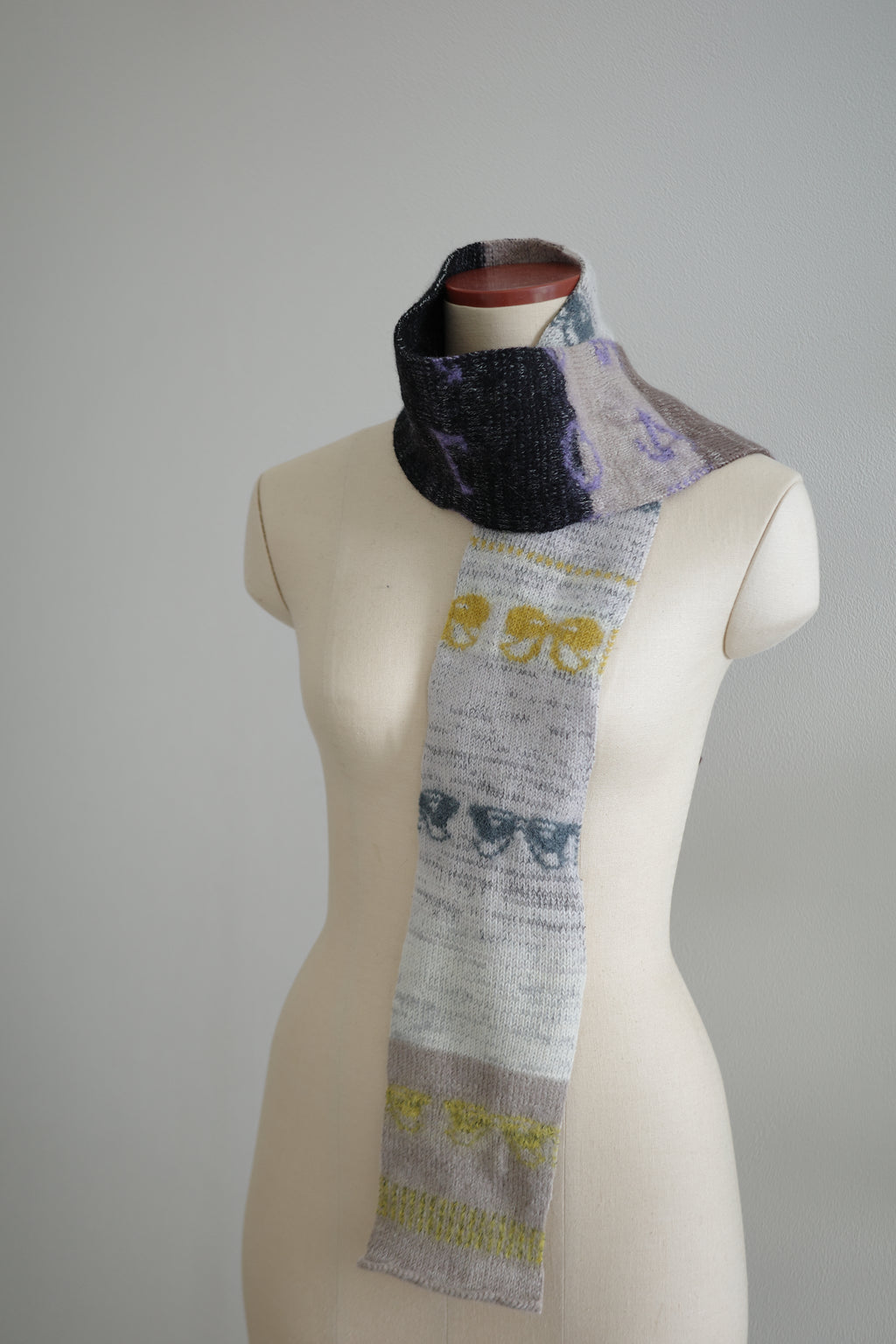 Skinny scarf