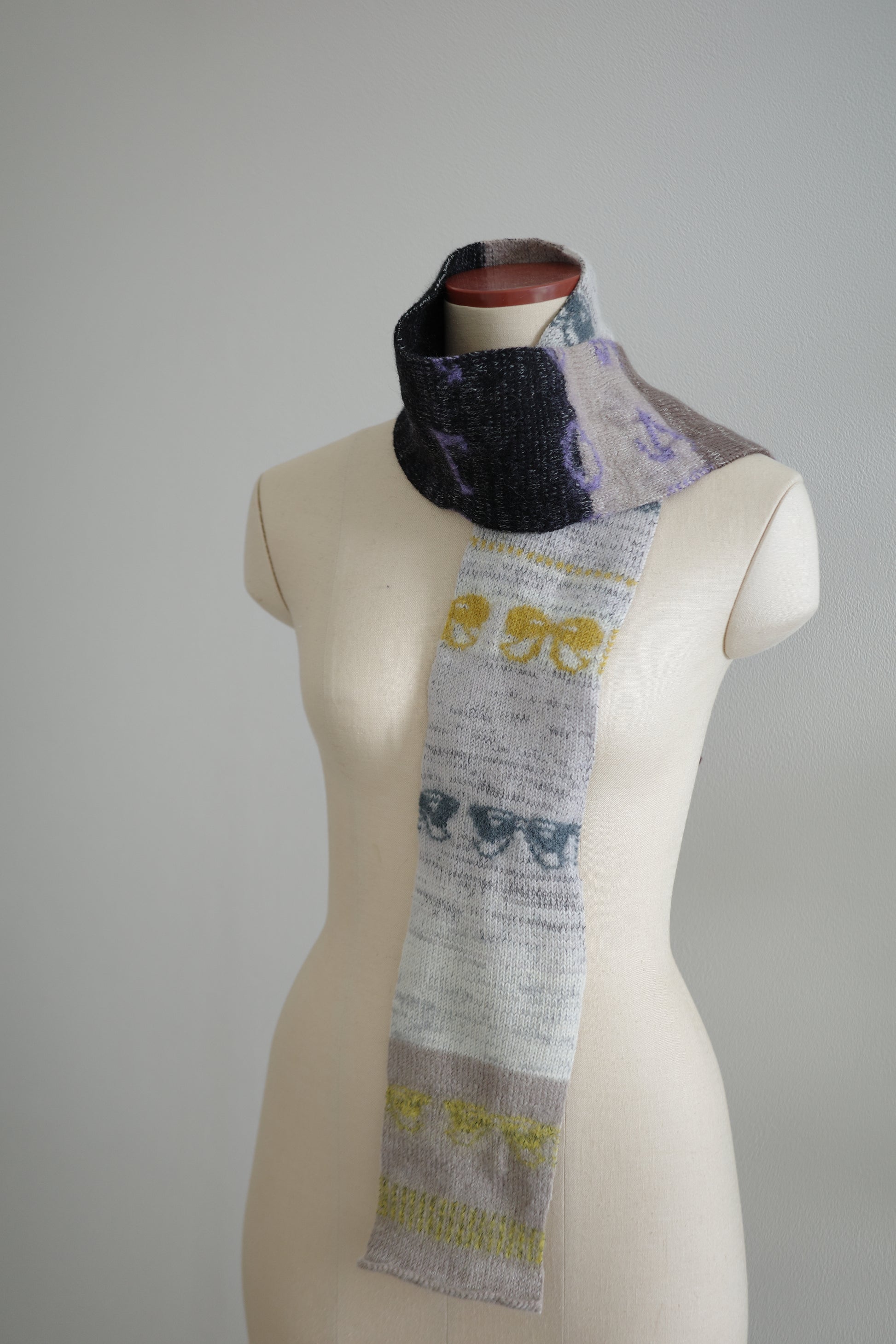Skinny scarf