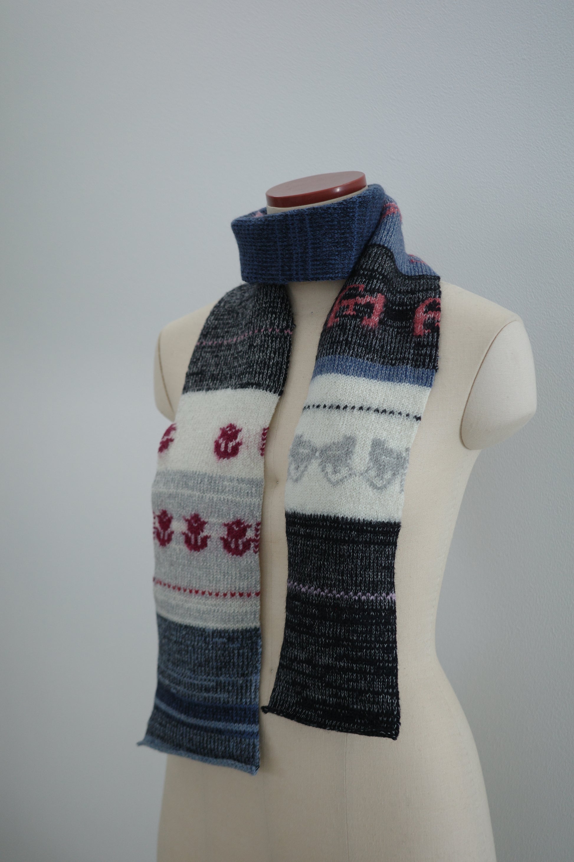 Skinny scarf