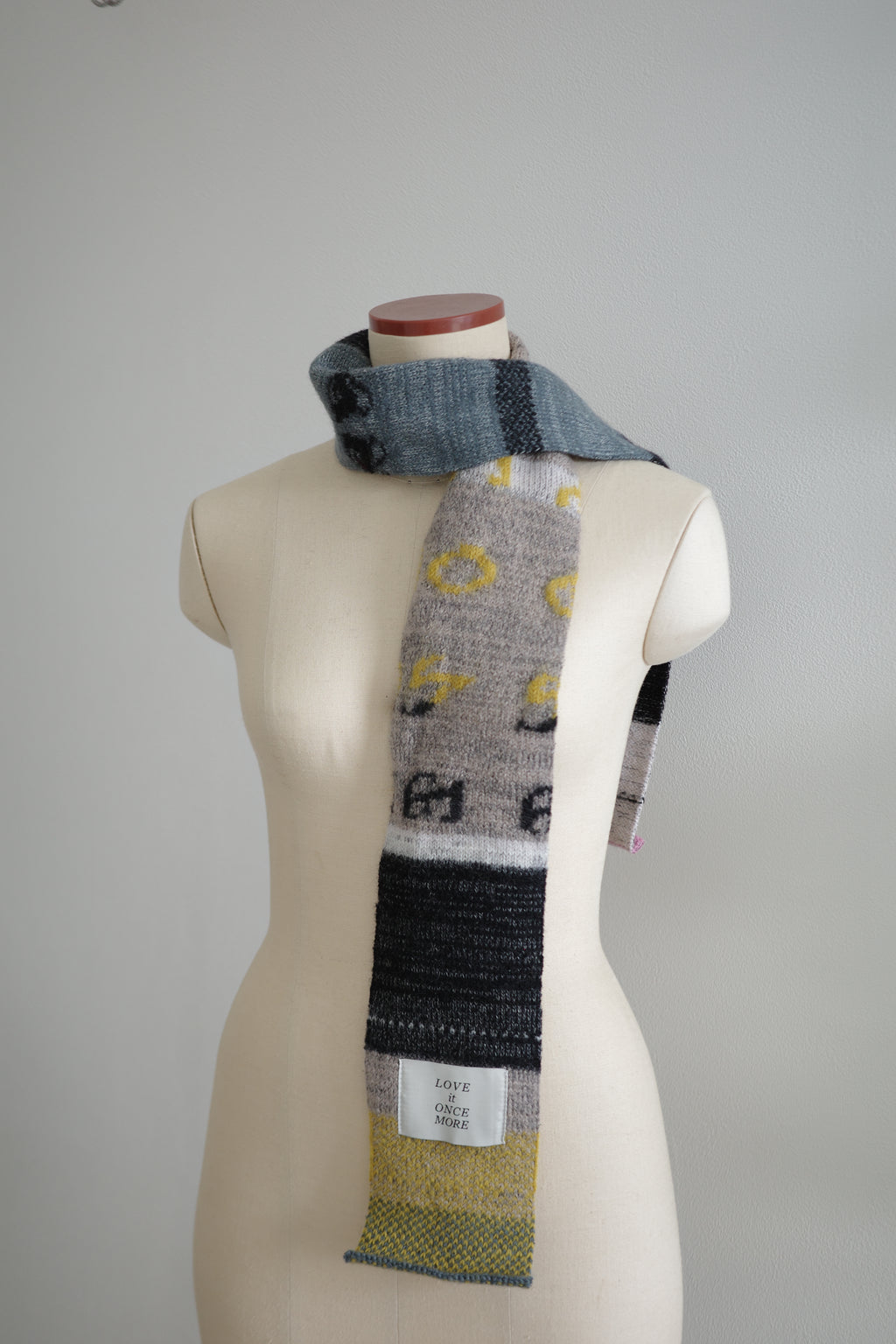 Skinny scarf