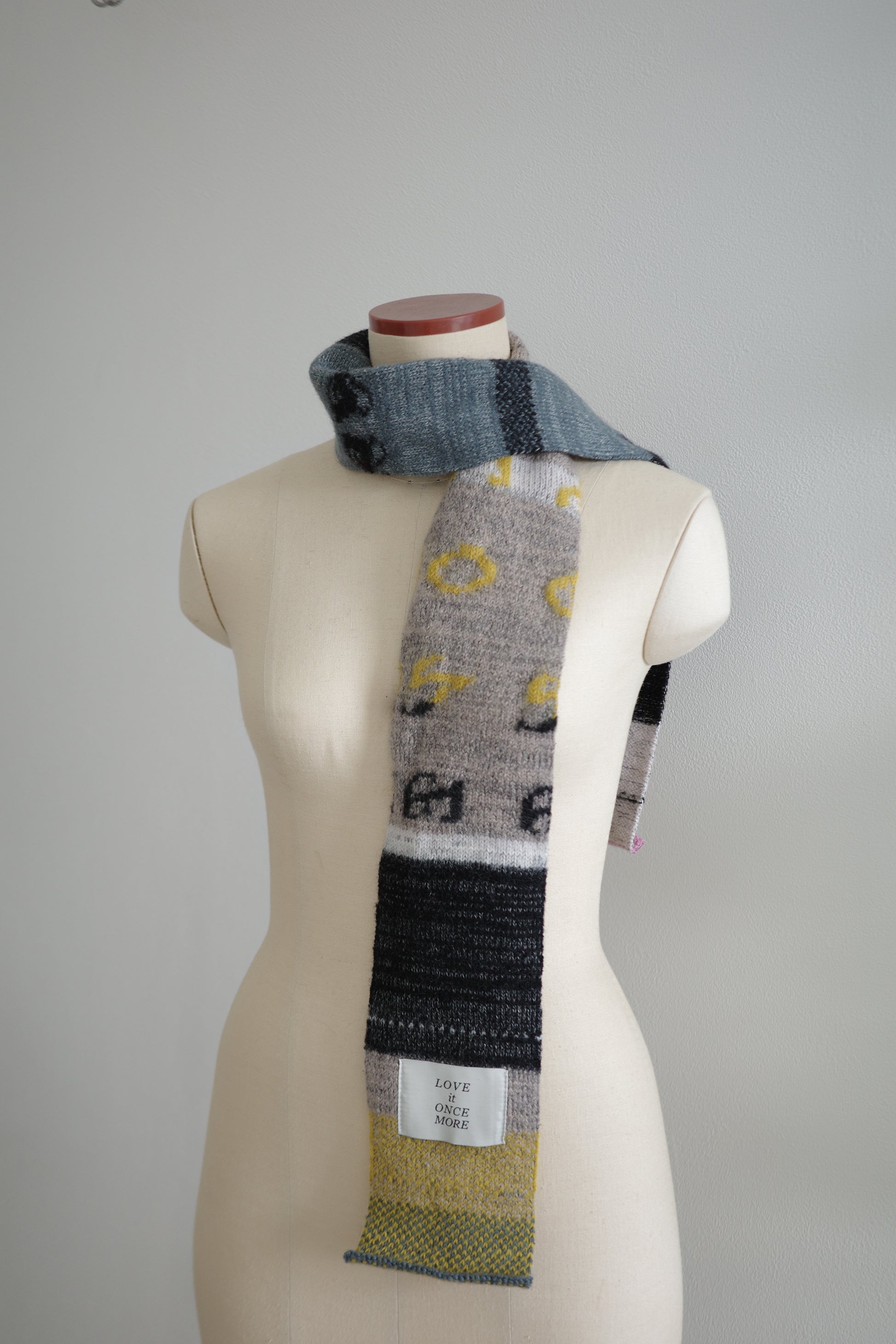 Skinny scarf