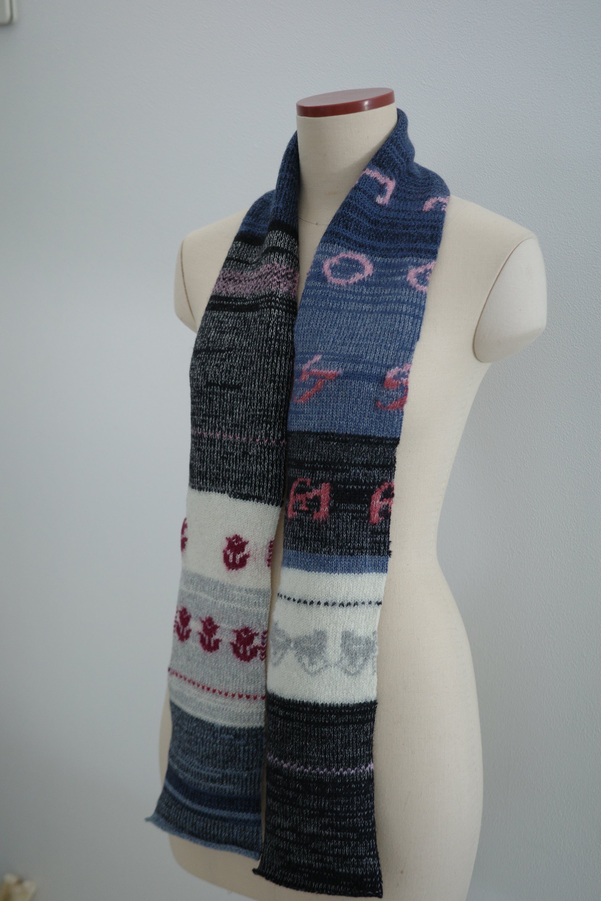 Skinny scarf