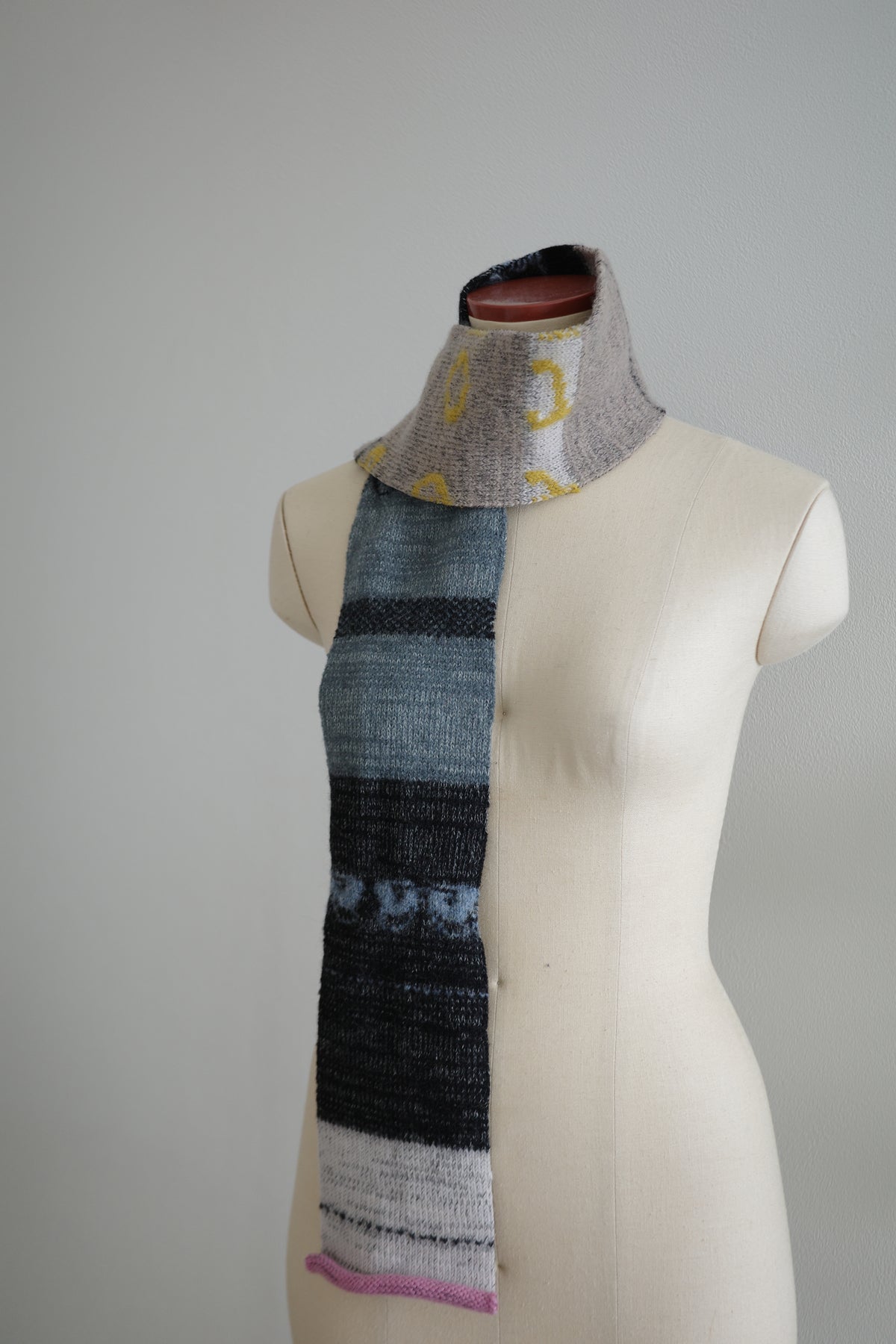 Skinny scarf